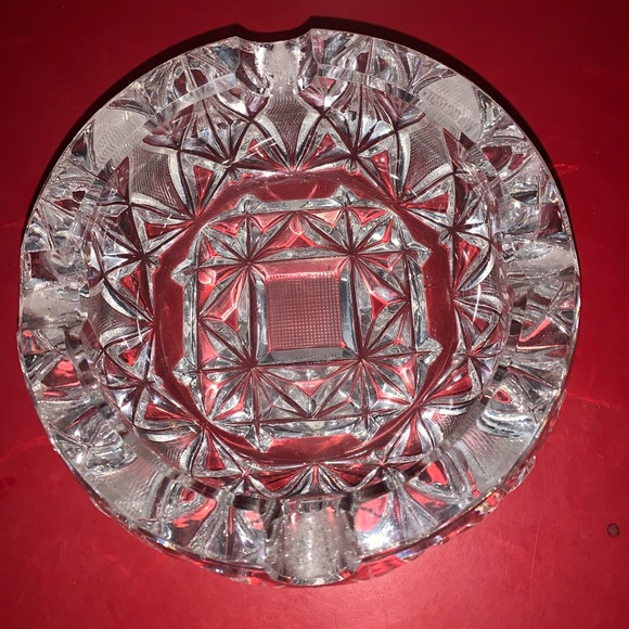 Beautiful Cut Glass Ashtray - Picture 5 of 9